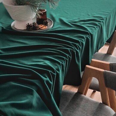 ŽALIA veliūrinė kalėdinė staltiesė ir takelis