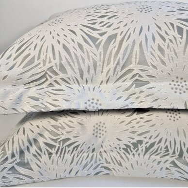 Decorative pillow VIKTORIJA