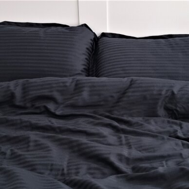 Satiinist voodipesukomplekt BLACK STRIPES 1