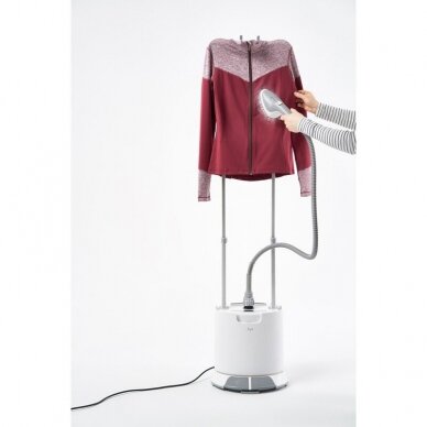 A device for ironing with hot steam ZY68GS 2